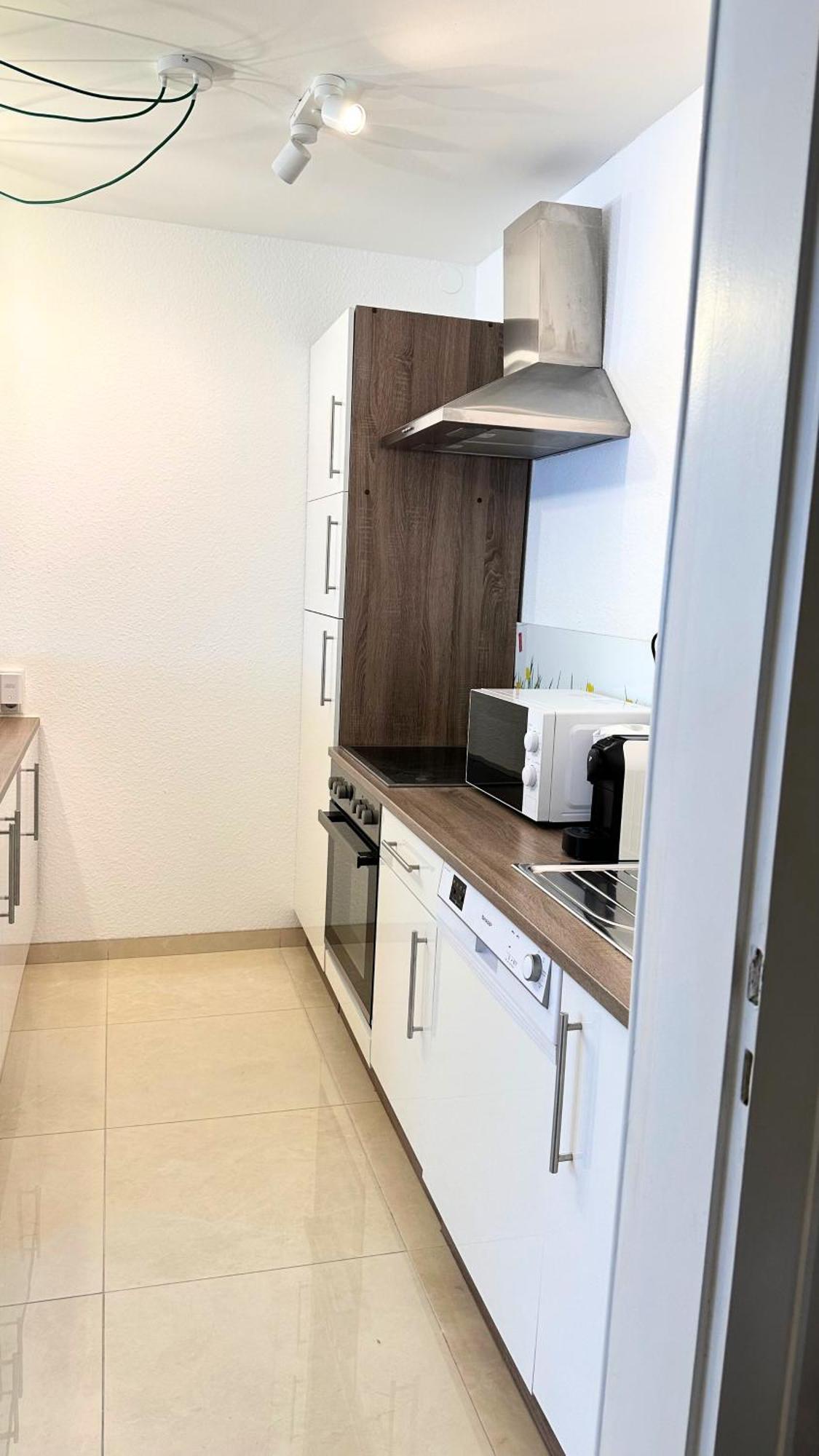 New - Cozy Apartment,Kitchen,Netflix And More 에센 외부 사진